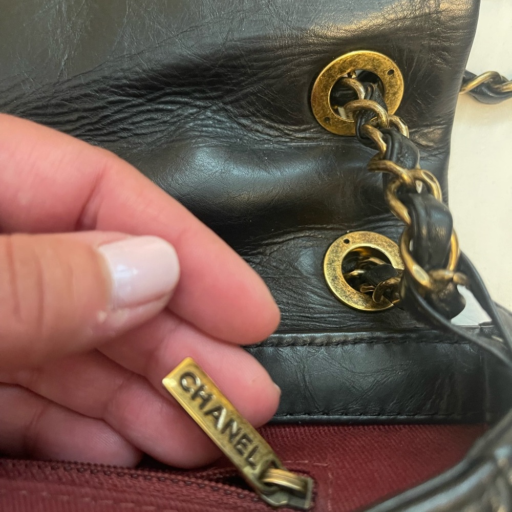 Chanel Black Quilted Calfskin Shoulder Bag - Picture 3 of 10